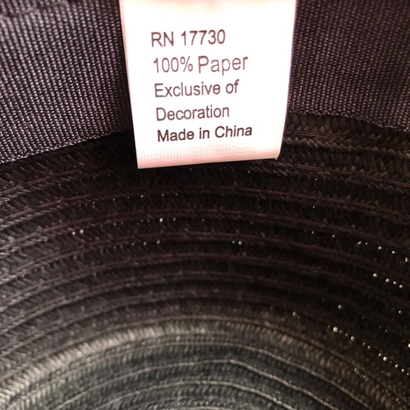 Women’s black hat with bow trim - Picture 3 of 3